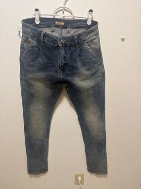 Slim Straight Men's Denim Jeans in Faded Blue